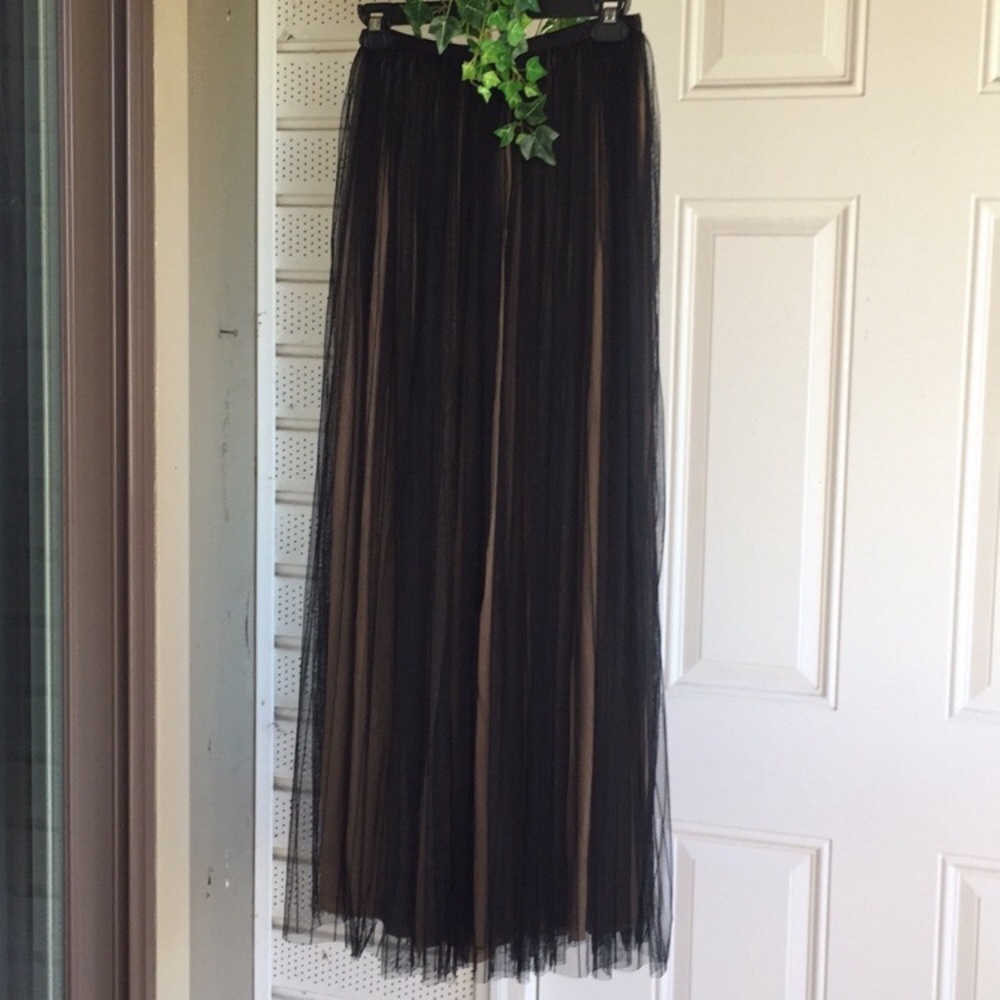 Size 4 Massimo Dutti Maxi Skirt